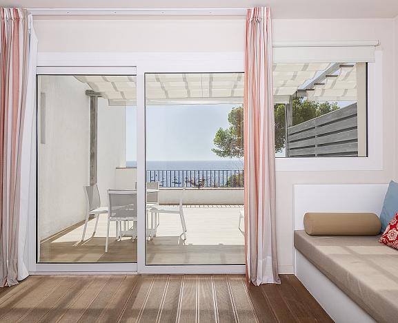 Habitación familiar con vistas al mar