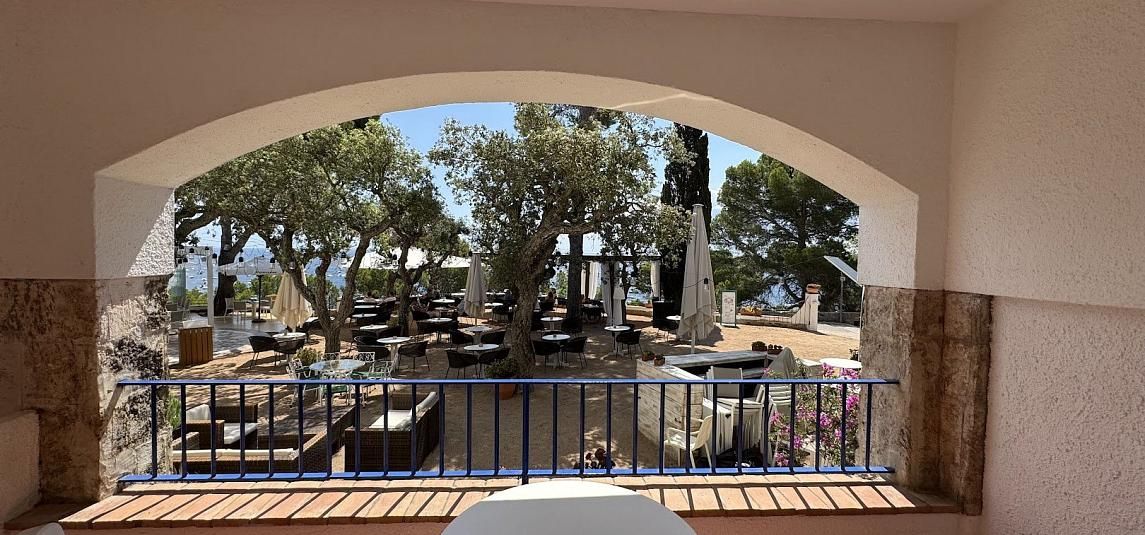 Doble estándar con vista parcial al mar